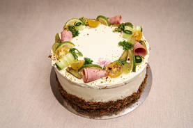 Juhlapaketti voileipäkakulla L